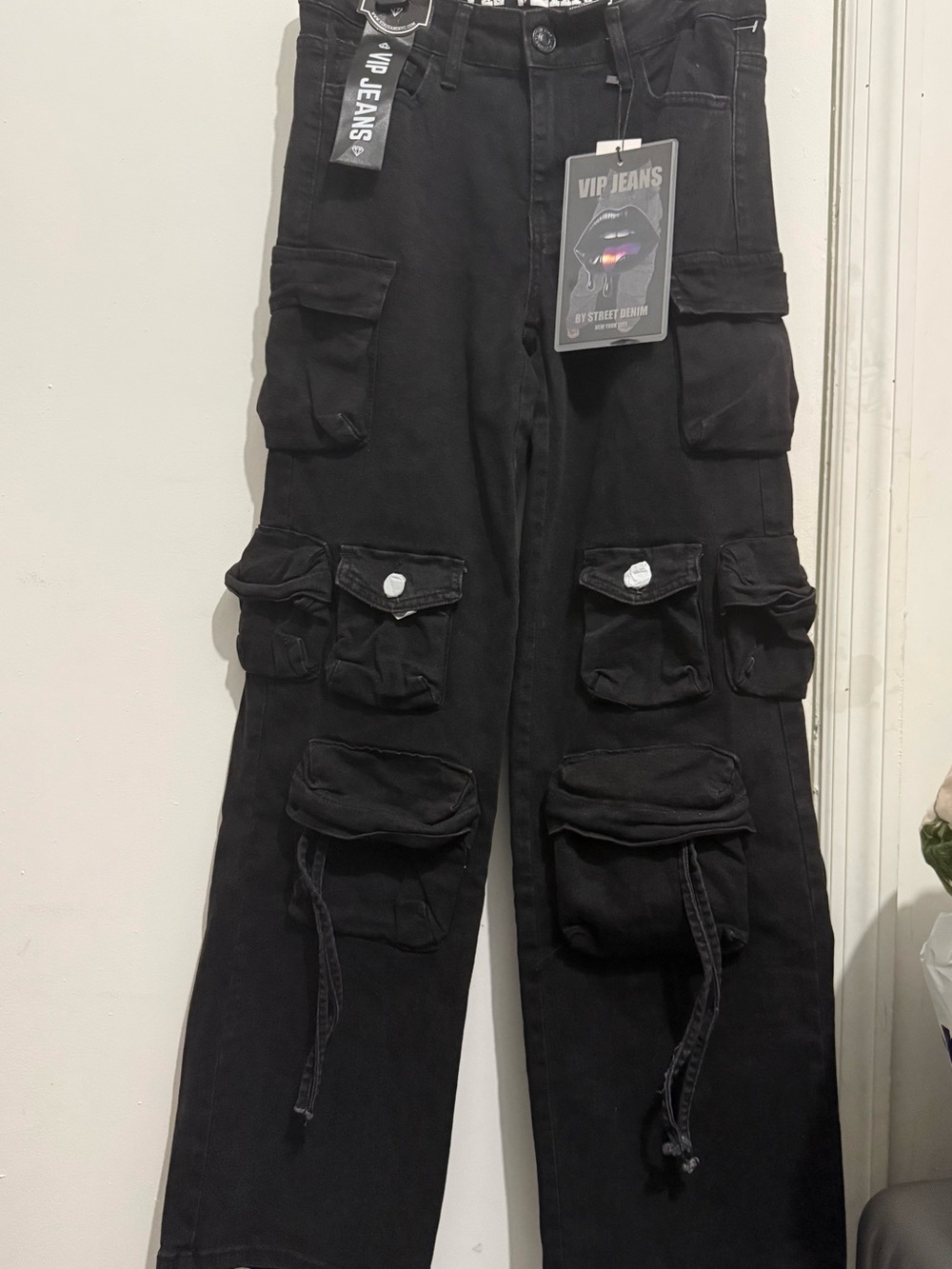 VIP Jeans Black Multi Pocket Wide Leg Cargo Jeans Y2K Size 5/27 NWT - Picture 2 of 5